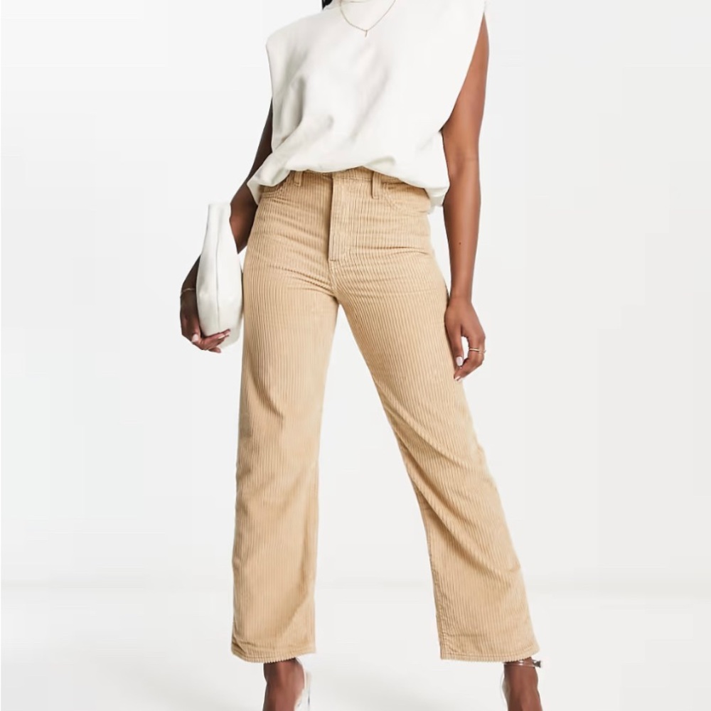 Levi's ribcage straight ankle cord trouser in sand